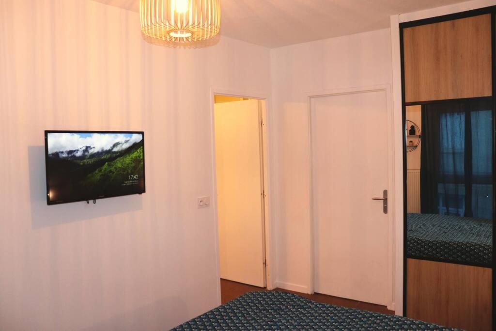 Les Cedres -Tram A 50 Metres, Bordeaux A 5 Minutes, Parking Apartment Сенон Екстериор снимка