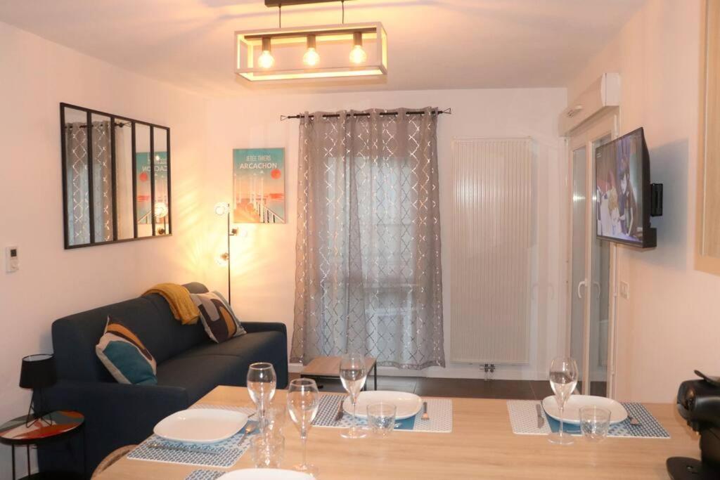 Les Cedres -Tram A 50 Metres, Bordeaux A 5 Minutes, Parking Apartment Сенон Екстериор снимка